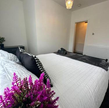 Spacious Two Bed House With Stunning View.