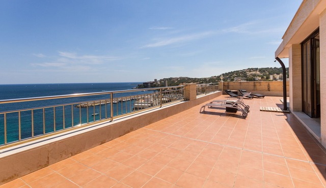 Spectacular oceanfront penthouse