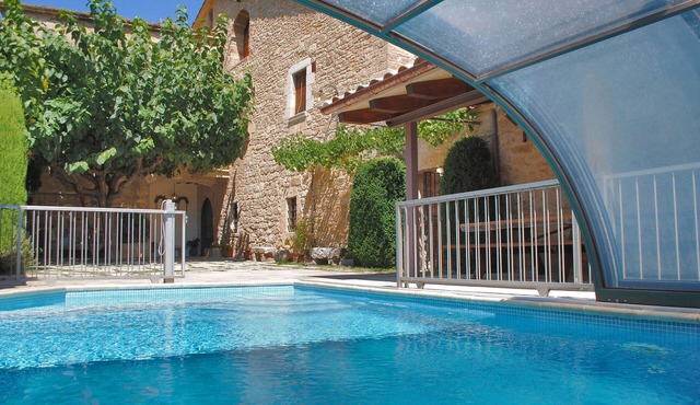 Spectacular traditional Catalan villa with heated private pool 2km Banyoles lake