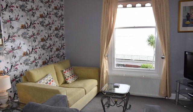 St Ninian's Bay Apartment sleeps 4 with sea views.