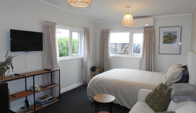 Stirling St Surf Villa