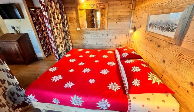 Studio Apartment 'Appartamento 401 Con Sauna Privata' with Balcony and Wi-Fi