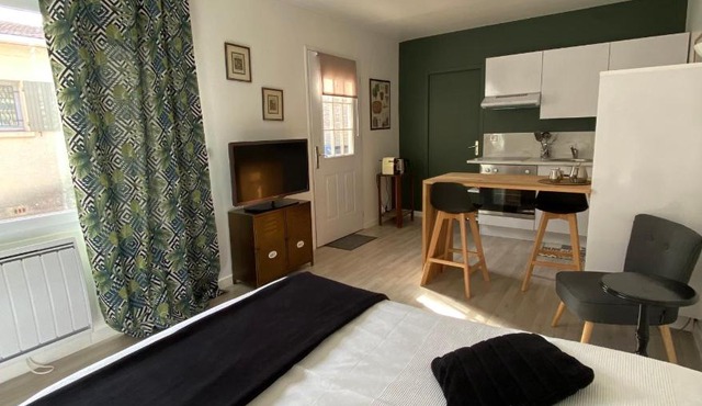 Studio climatisé dans un ancien domaine viticole