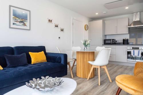 Stunning 2 Bed Ashford Apartment with Terrace