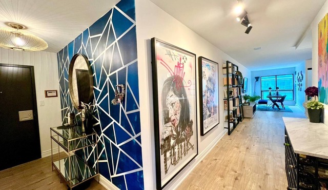 Stunning 2BD Condo in Downtown Toronto