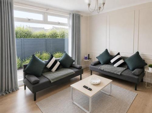 Stunning 3 BDR in Glasgow Sleeps 6 Free Parking