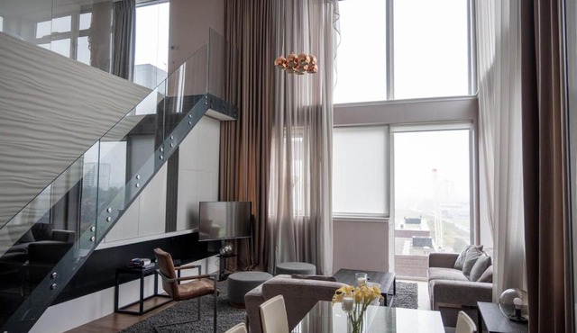 Stunning 3 Bed Penthouse in West End