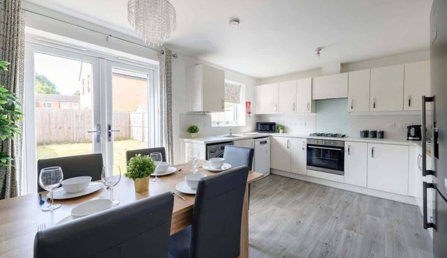 Stunning Home In Prime Location with Free Parking