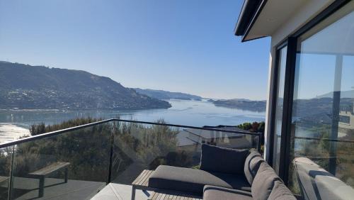 Stunning modern home with amazing harbour views