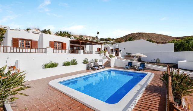 Stunning Villa Casa Concha with Mountain View, Sea View, Wi-Fi, Garden