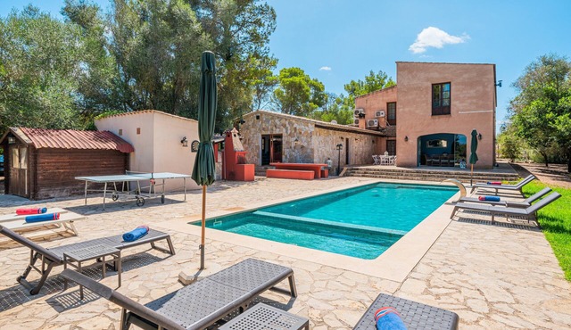 Stunning Villa Son French with Mountain View, Wi-Fi