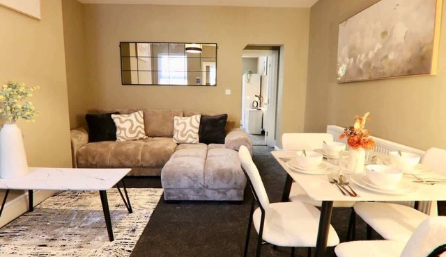 Stylish 1BR Retreat Close to Sheffield Centre