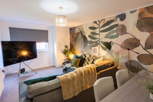 Stylish 2-Bed with Parking -Easy Access to Glasgow - Pass the Keys