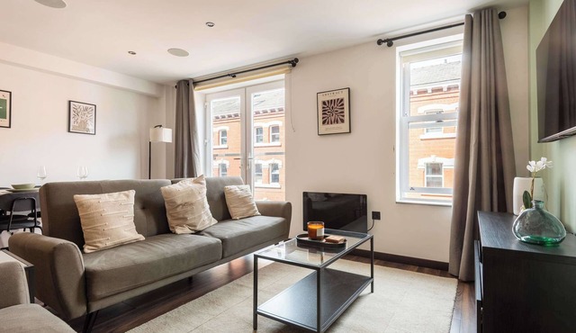 Stylish 2 Bedroom Apartment in Central Hull
