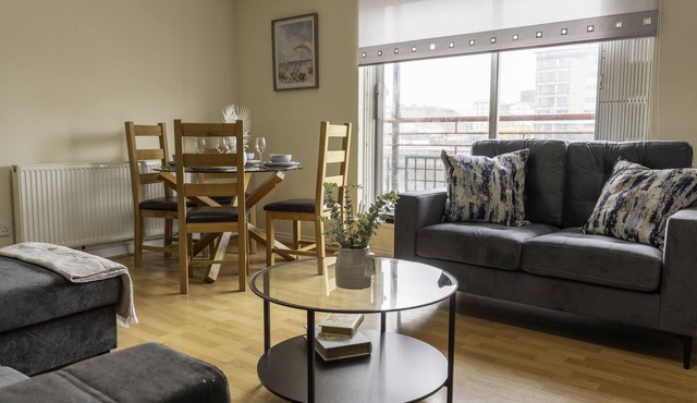 Stylish 2BR in Riverside Gardens | Perfect for 5