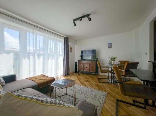 Stylish Gated Flat with Free Parking - Pass the Keys