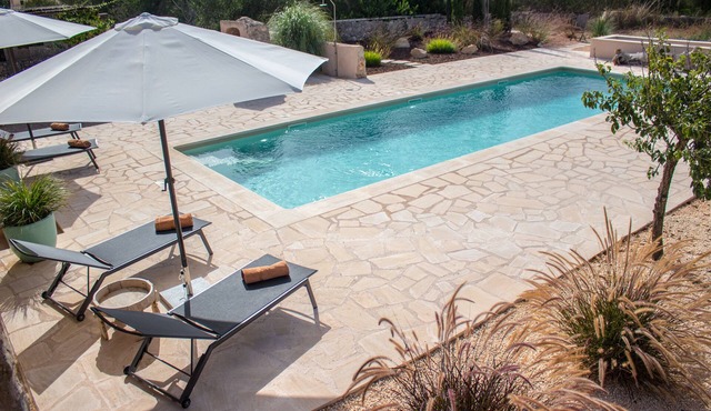 Stylish, ultra-modern NATURAL STONE FINCA with a 12m x 4m saltwater pool!