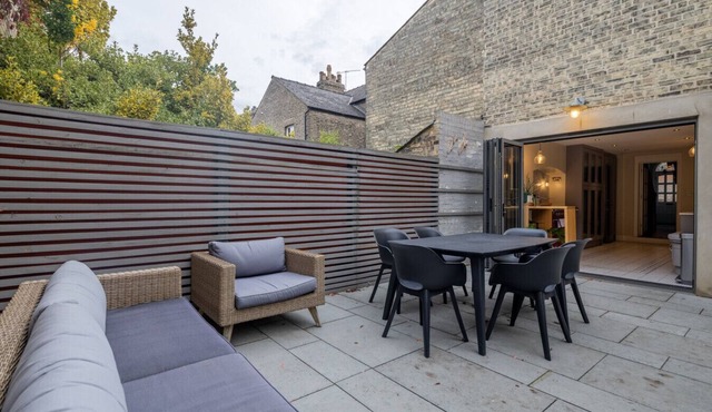 Stylish Victorian Home Nr Cambridge Station