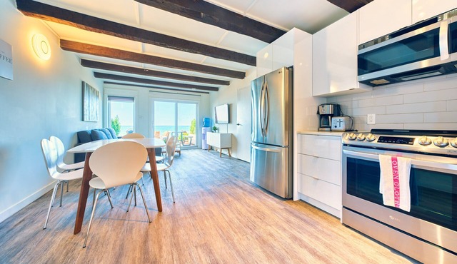 Suite 203: Beautiful 3-Bedroom Beachfront Townhouse