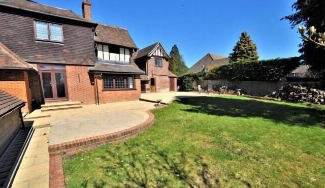 Summerhill Manor Retreat - 7 Bedroom House