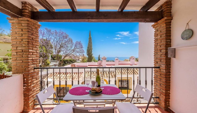 Sunny Tranquility With Pool, Benalmádena, Spain