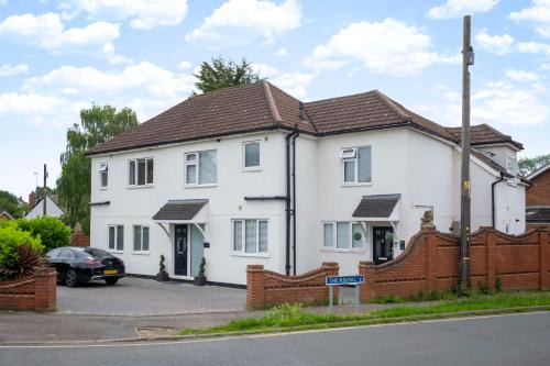 Sunnymede Court