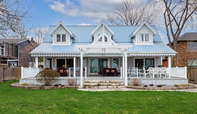 Sunset Ridge, Lakefront, King bed