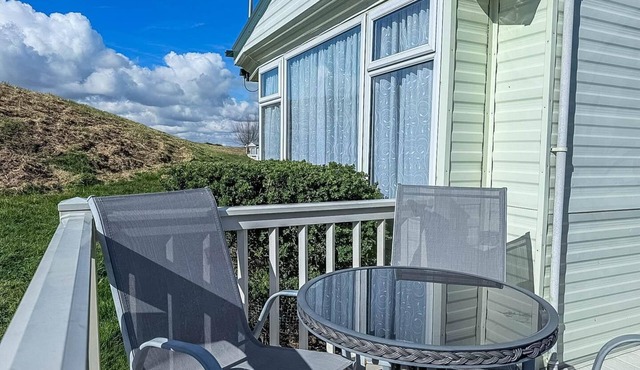 Superb caravan with decking and free WiFi at Naze Marine Park ref 17236C