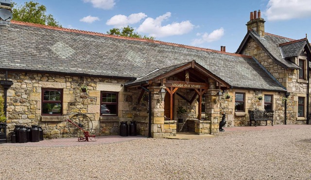 Tennox Stables - UK39975