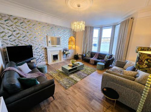 The Harbour House - Deluxe Town Centre Property