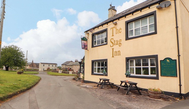 THE LOFT APARTMENT @ THE STAG INN, romantic in Maryport