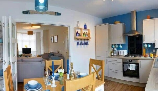 The Nets - Fantastic 3 bedroom house with parking