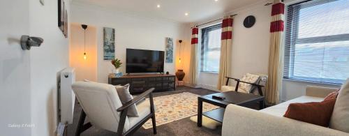 The Spacious Urban Retreat