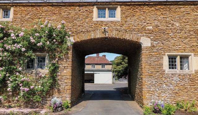 THE STABLE FLAT, pet friendly in Melton Mowbray