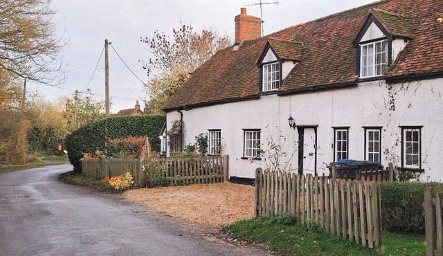 The Walnut Nook - A cosy, charming cottage in the country side.