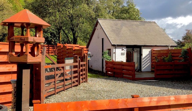 The Wee Ludging - A Cosy Riverside Cottage for Two