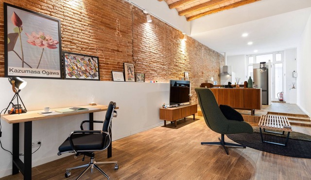 This apartment is a 1 bedroom(s), 1 bathrooms, located in Barcelona, .