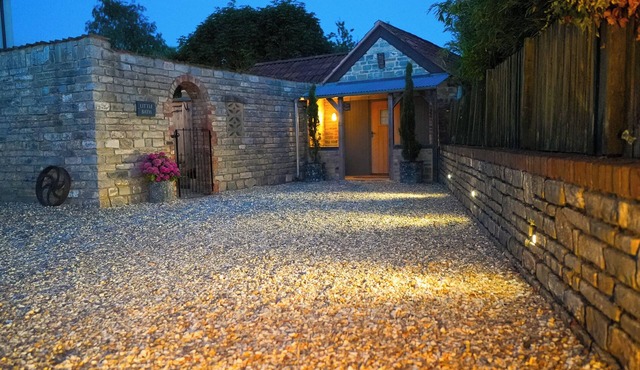 TIN BATH, pet friendly, character holiday cottage in Langport