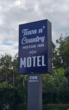 Town'n Country Motor Inn