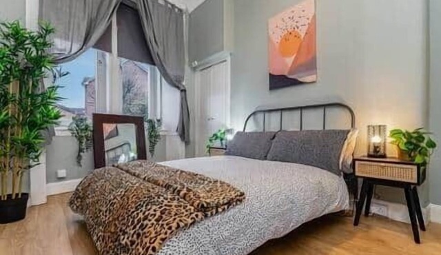 Traditional 1-Bed Flat in Southside