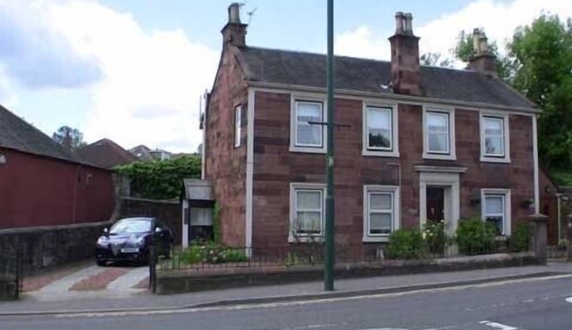 Traditional 2-bed conversion in Bothwell village, near Glasgow