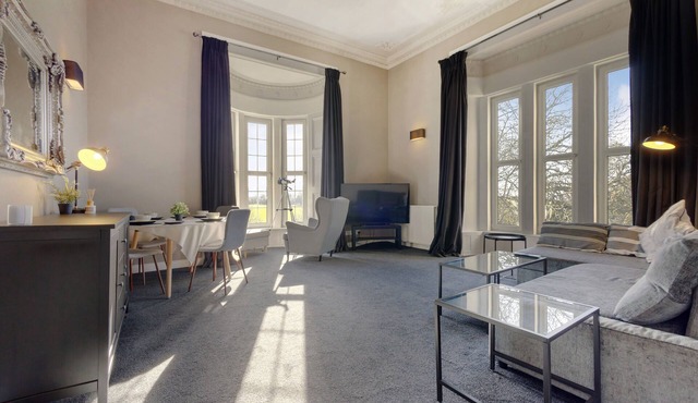Traditional apartment close to beach & golf, stunning views & free parking.