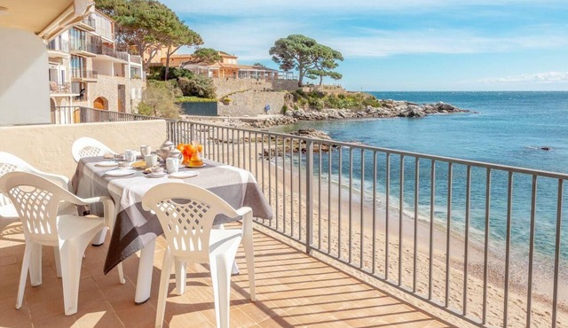 TRAGAMAR E-seafront apartment-Calella de Palafrugell-Costa Brava