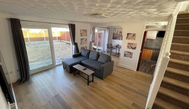 Tranquil 3-bedroom apartment with AC in pleasant Colchester