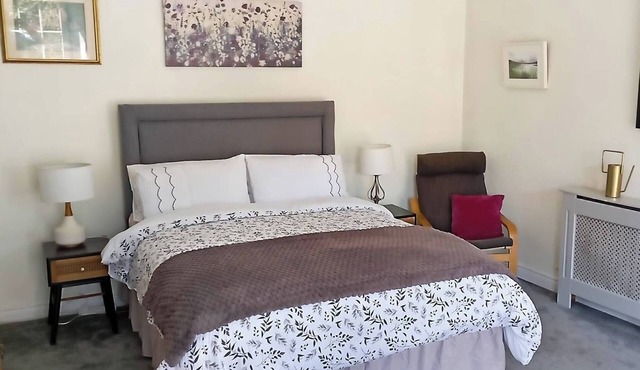 Tranquil Ensuite Room with Garden Views in Drumahoe