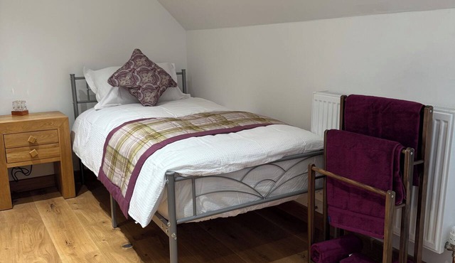 Twin room within Tigh Fen House. Broadford, Isle of Skye. Can book extra rooms