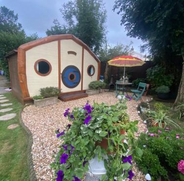 Tyluna Cornish Glamping Cabin