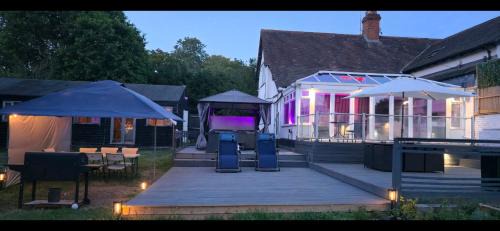 Unique House with Hot Tub Near London&Harry Potter