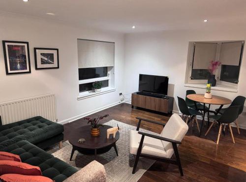 Upper Glasgow Apartment