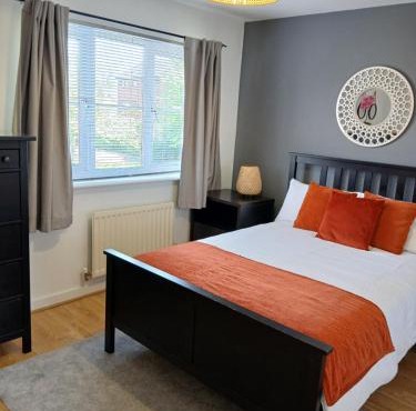 Urban Escape Glasgow Green Free Parking 20min walk to City Center